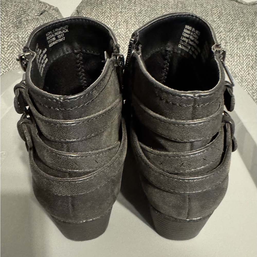 Women's Black Ankle Boots - Picture 4 of 6